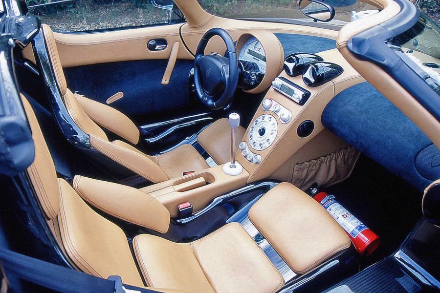 Интерьер Koenigsegg CC8S (7002) 2002 года  (фото 3 из 16)